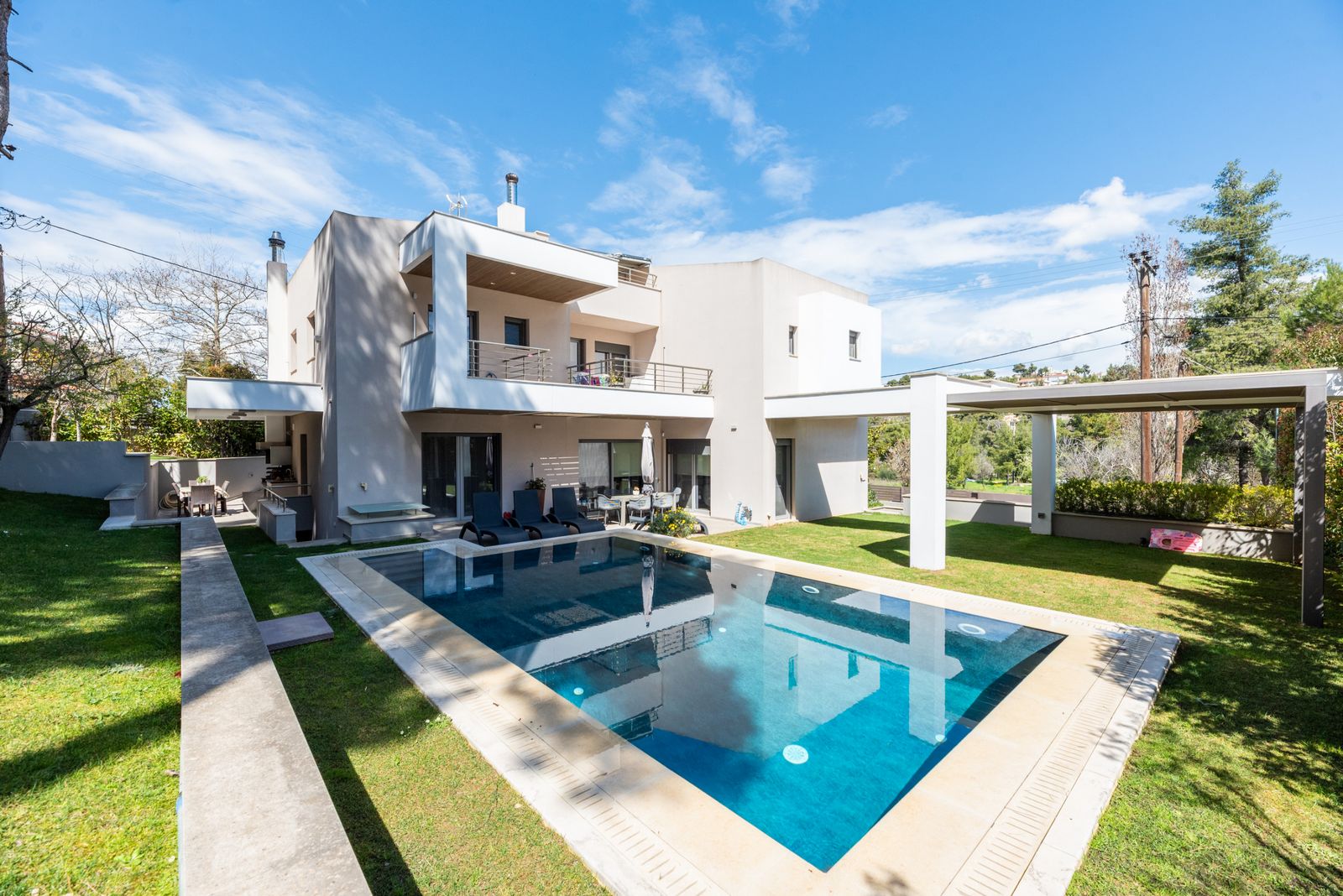 Lux Properties